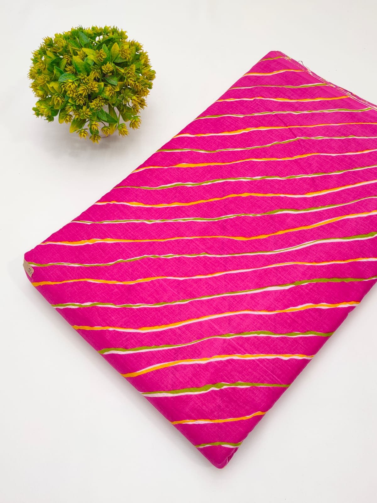 Pink wave pattern screen print cotton fabric India