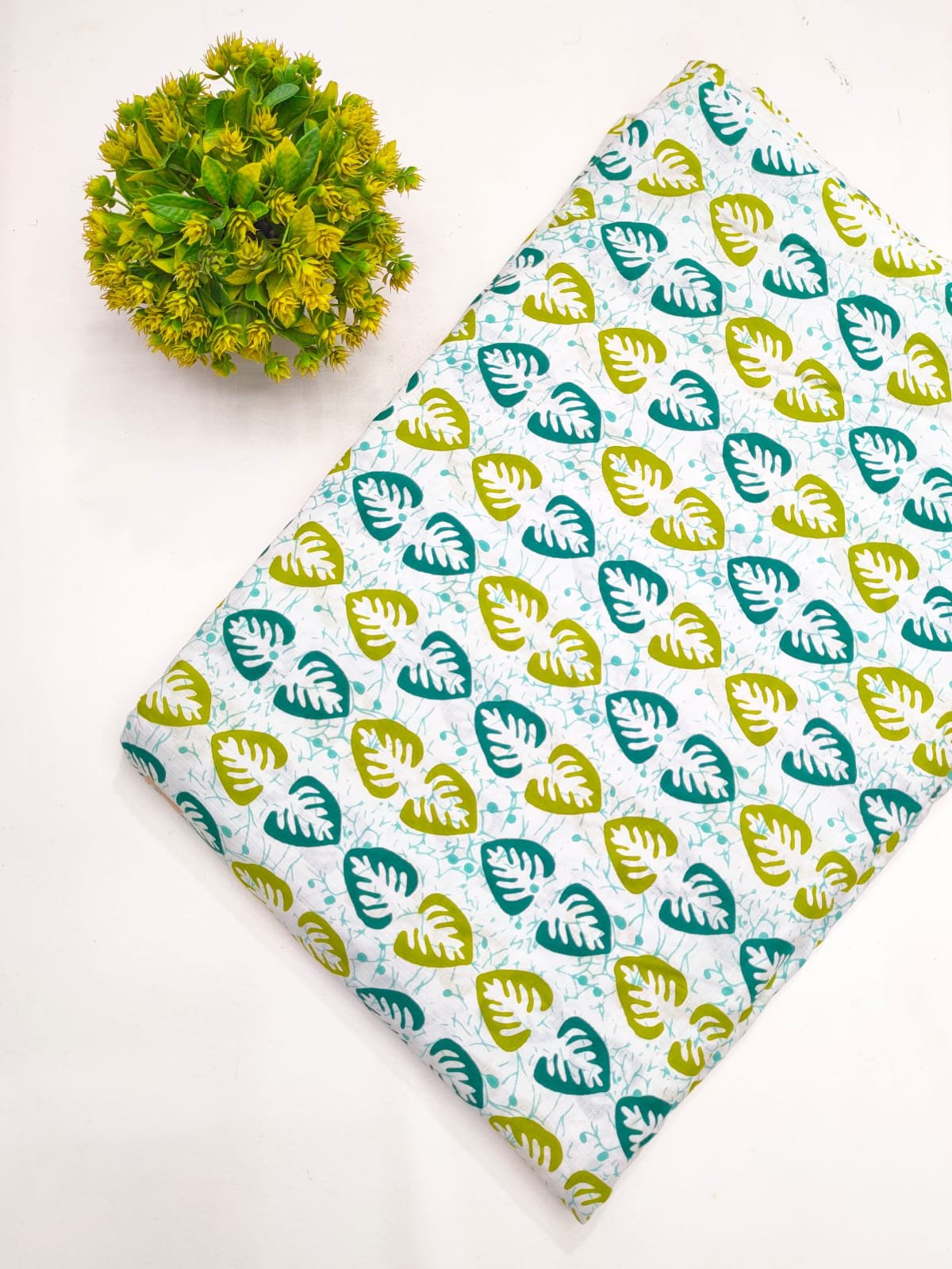 White cotton fabric with leaf motifs Jaipur